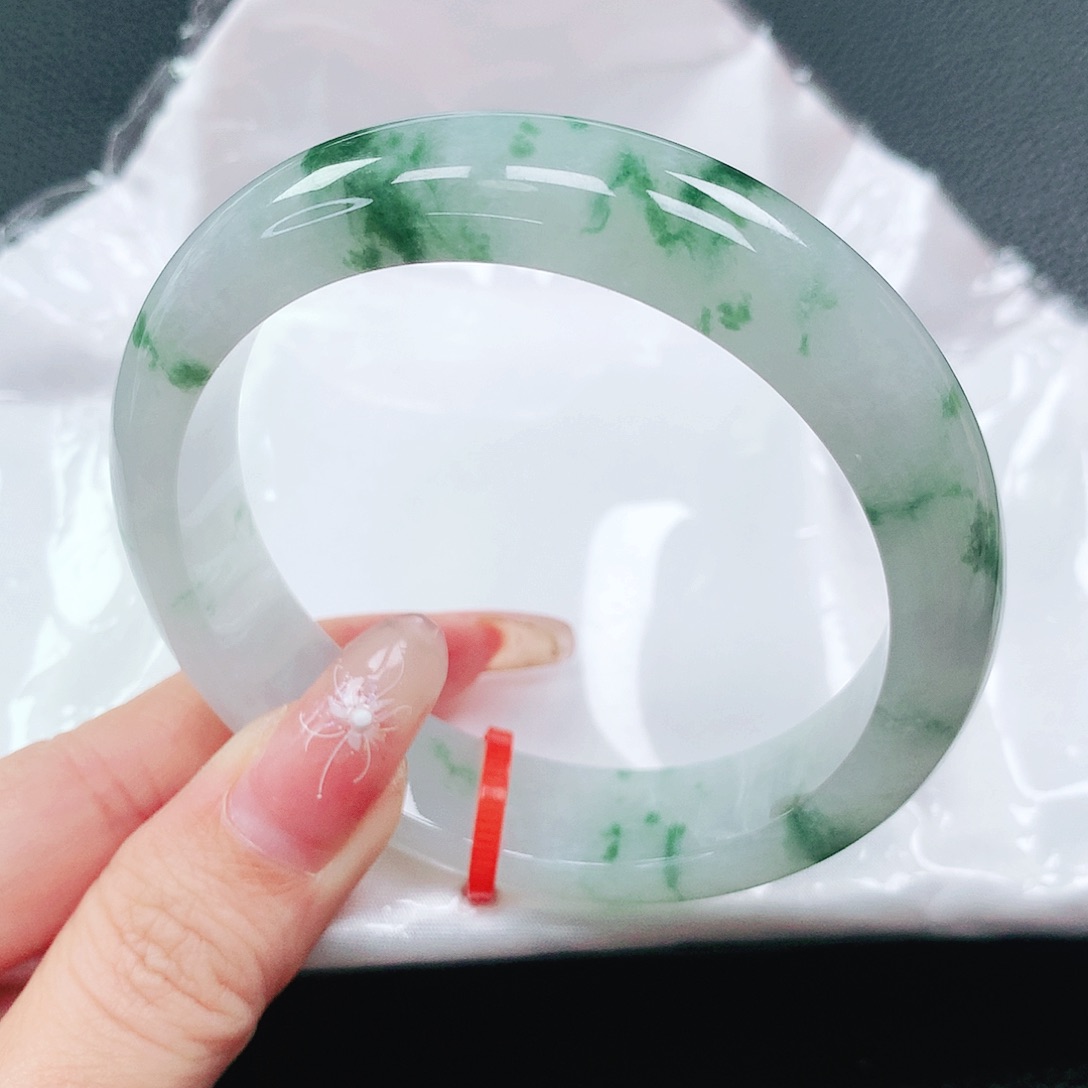 翡翠手镯未镶嵌海****司58圈