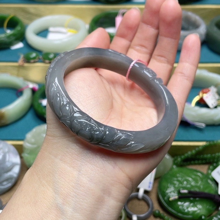 和田玉手镯58圈口 编号75未镶嵌