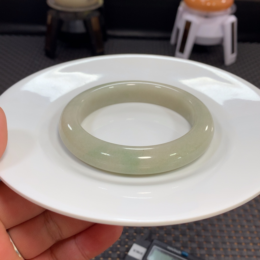 橙***橙石英质玉（佘太翠）未镶嵌手镯59.9豆绿