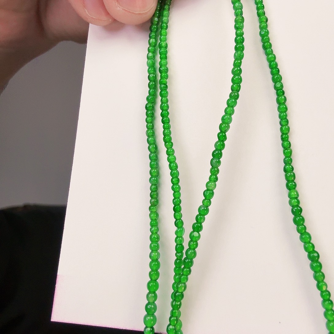 翡翠颈饰未镶嵌一件