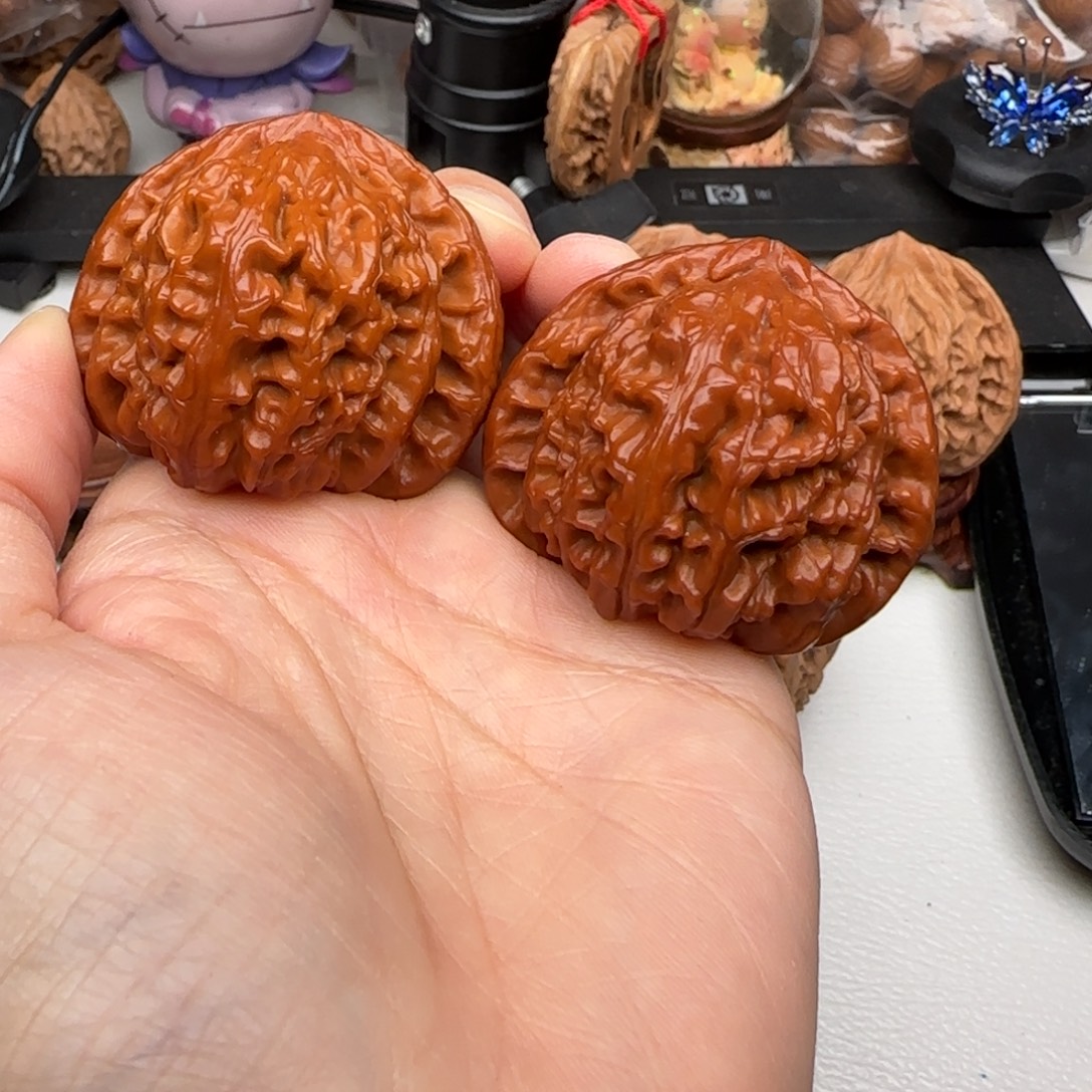 大***人吊坠桃核白狮子42.2回血