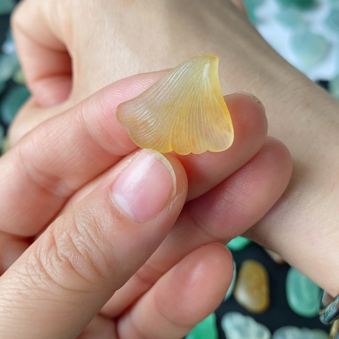 定制翡翠未镶嵌银杏叶
