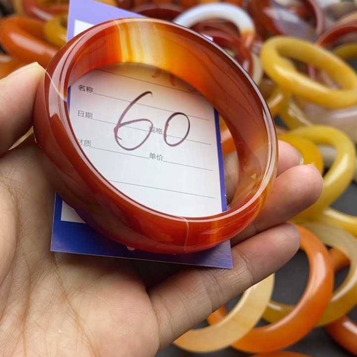 石英质玉未镶嵌手镯