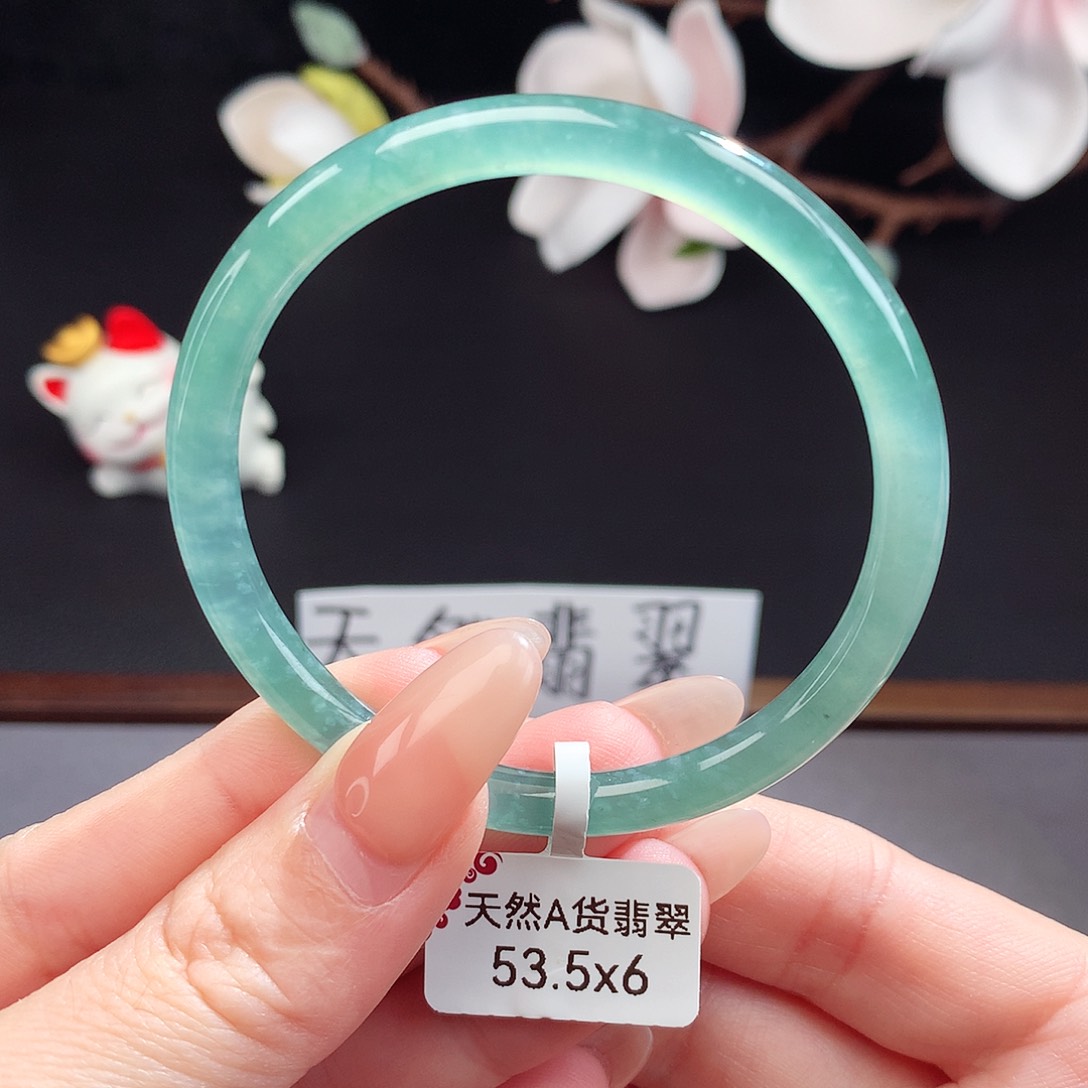 翡翠手镯（圆镯）未镶嵌雁*