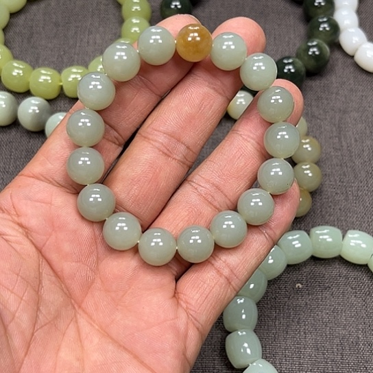 逆***人和田玉未镶嵌手链