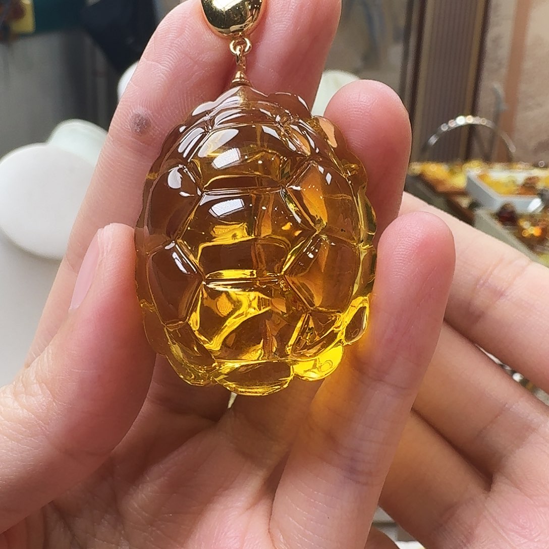琥珀未镶嵌颈饰吊坠