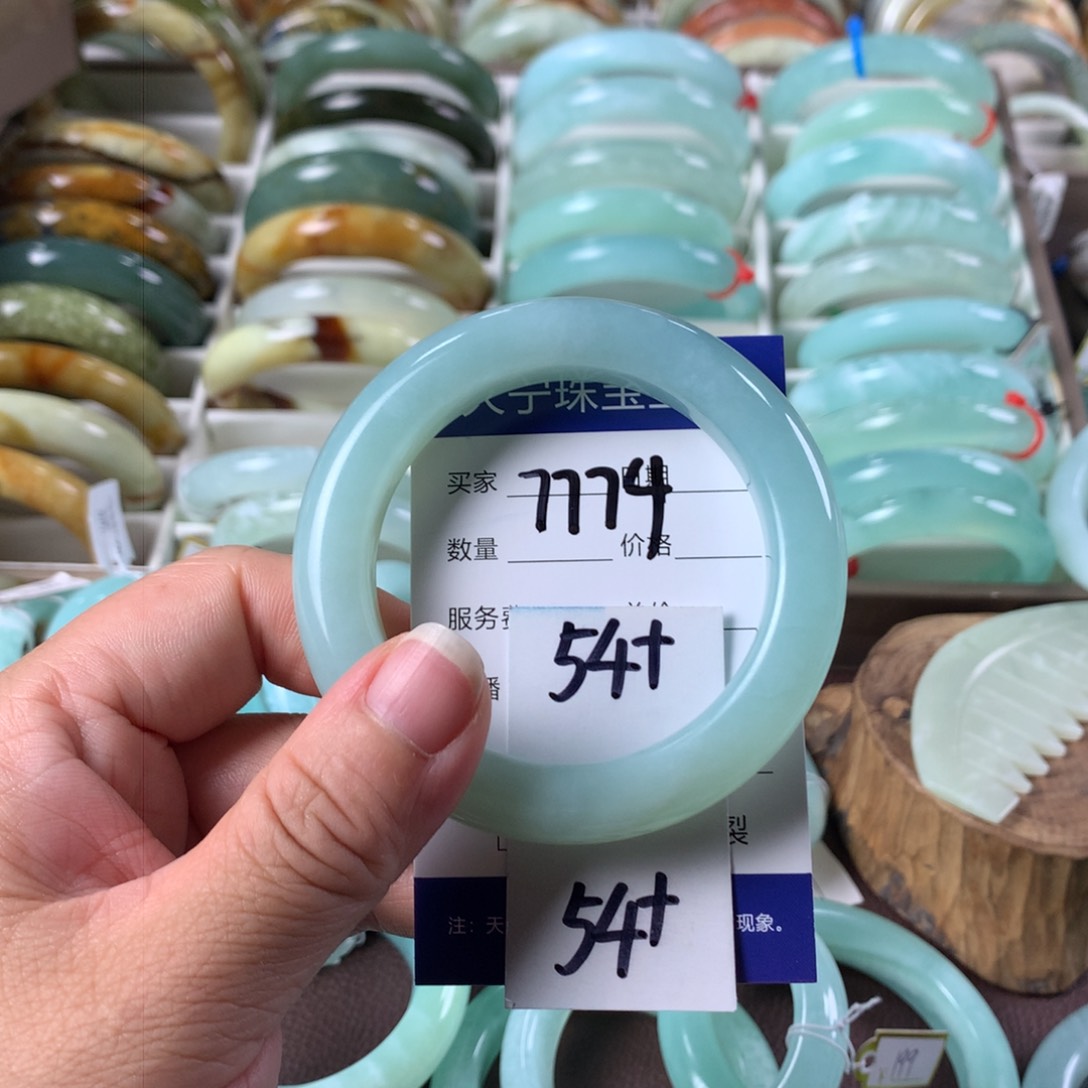 蛇纹石玉手镯未镶嵌7774