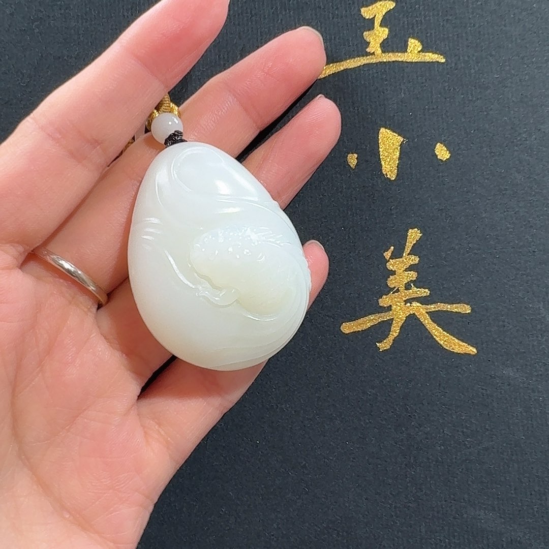 颈饰未镶嵌和田玉米达