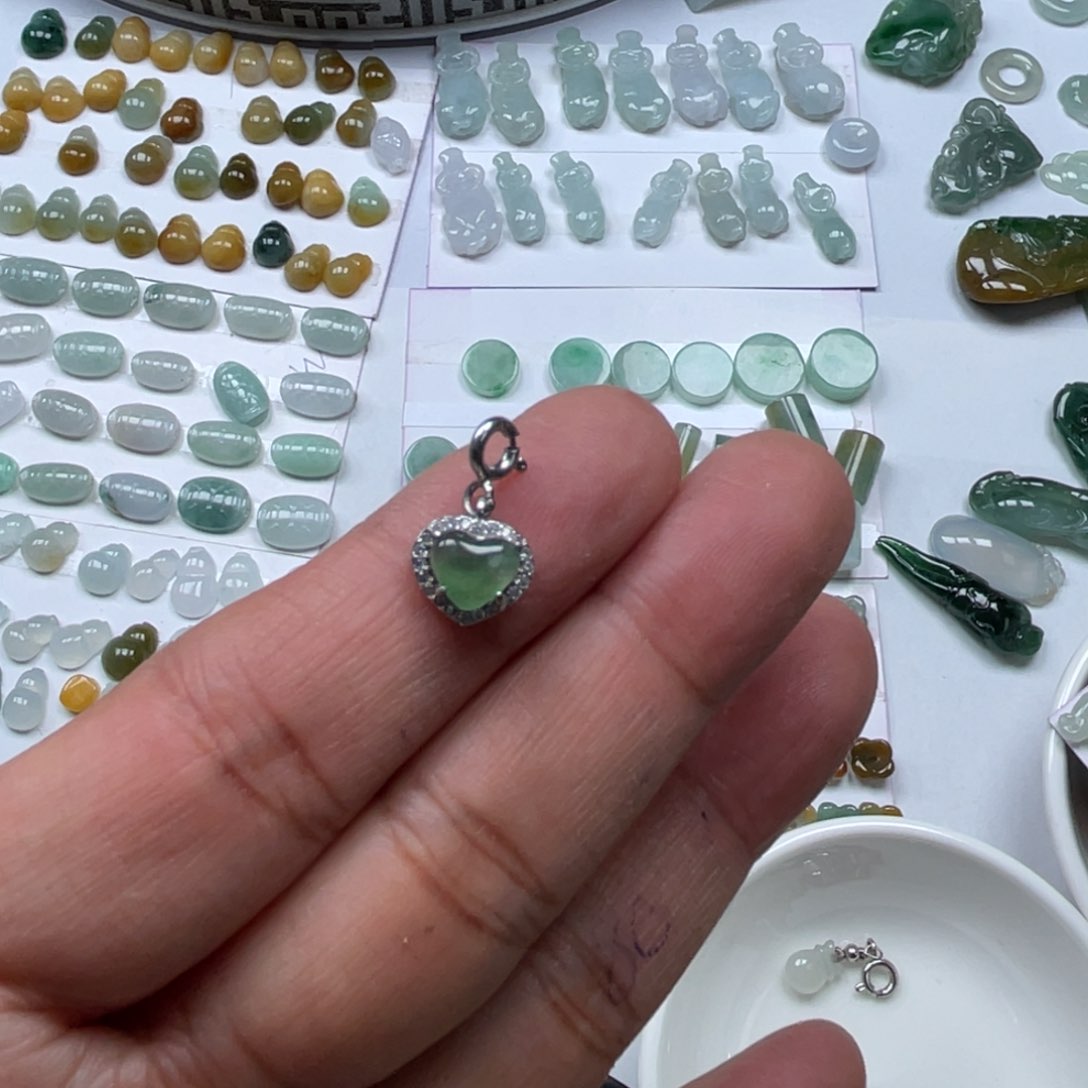 翡翠颈饰未镶嵌66666666