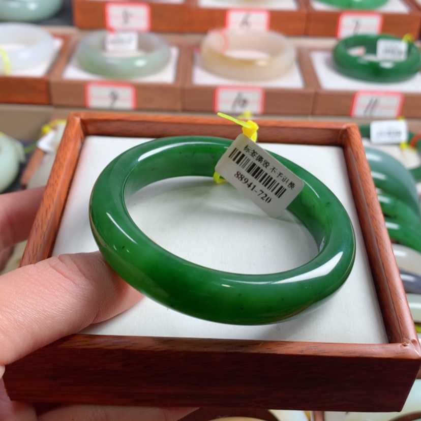 【闪购商品】和田玉手镯未镶嵌56