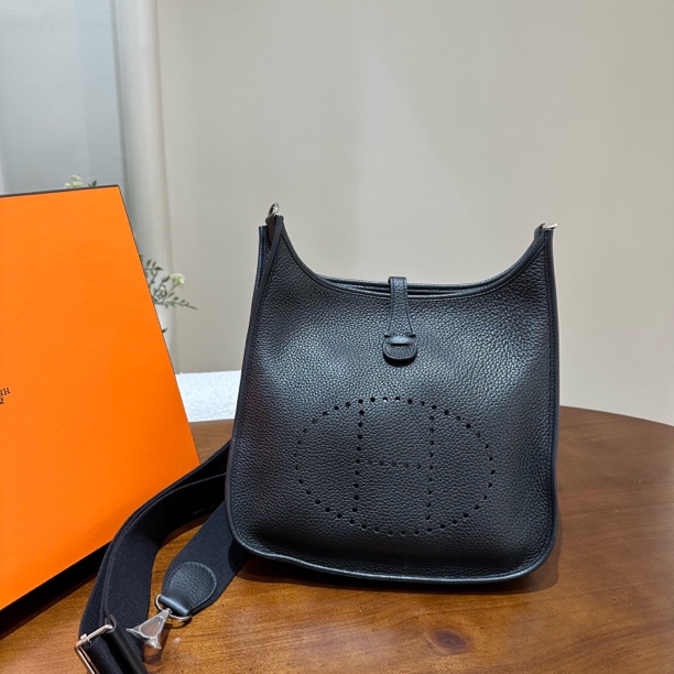 未使用 Hermes/爱马仕 Evelyne29 w刻 US57810