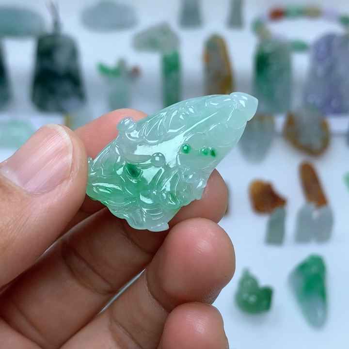 翡翠吊坠(不含链)未镶嵌