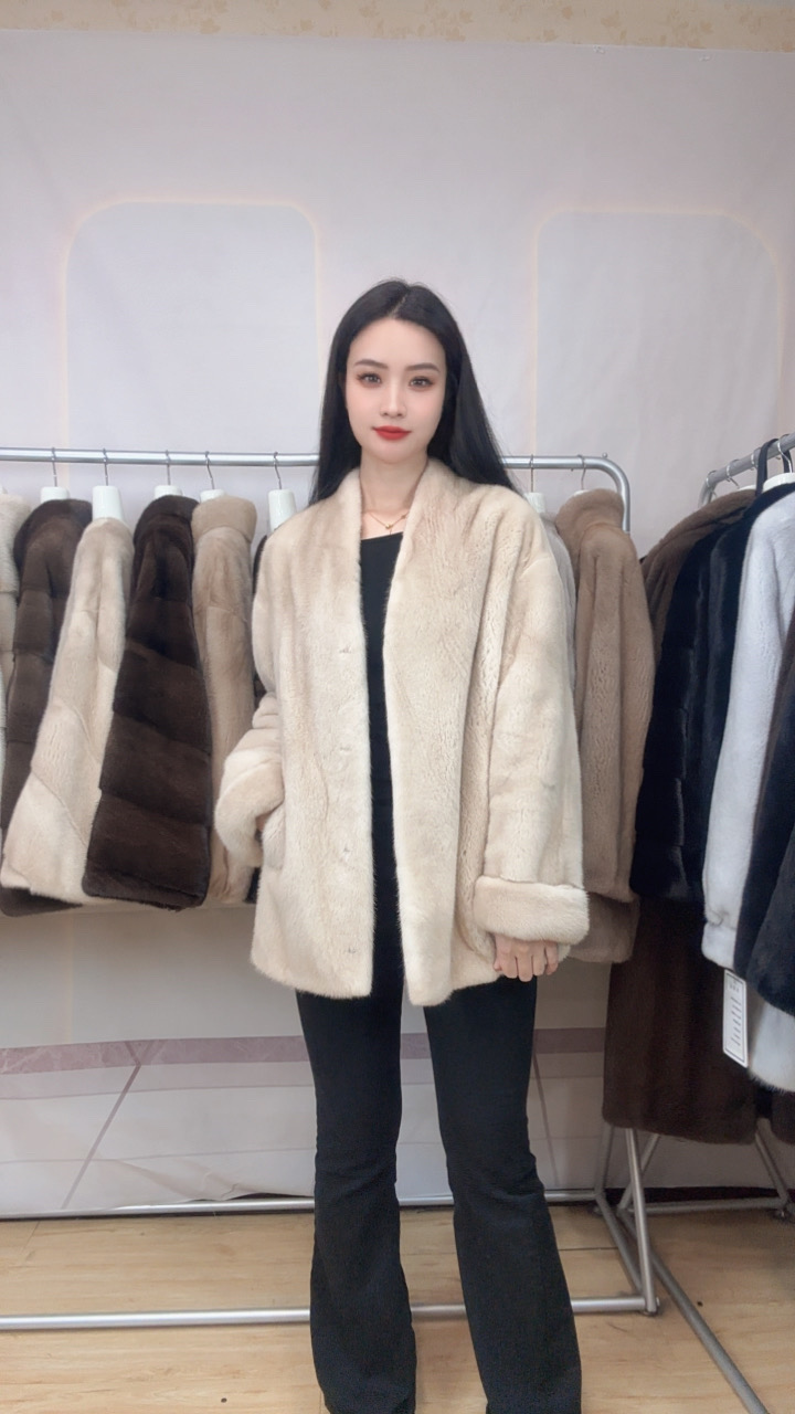 TING 匠心本色V领 挽袖米黄整貂皮草大衣女冬天鹅绒