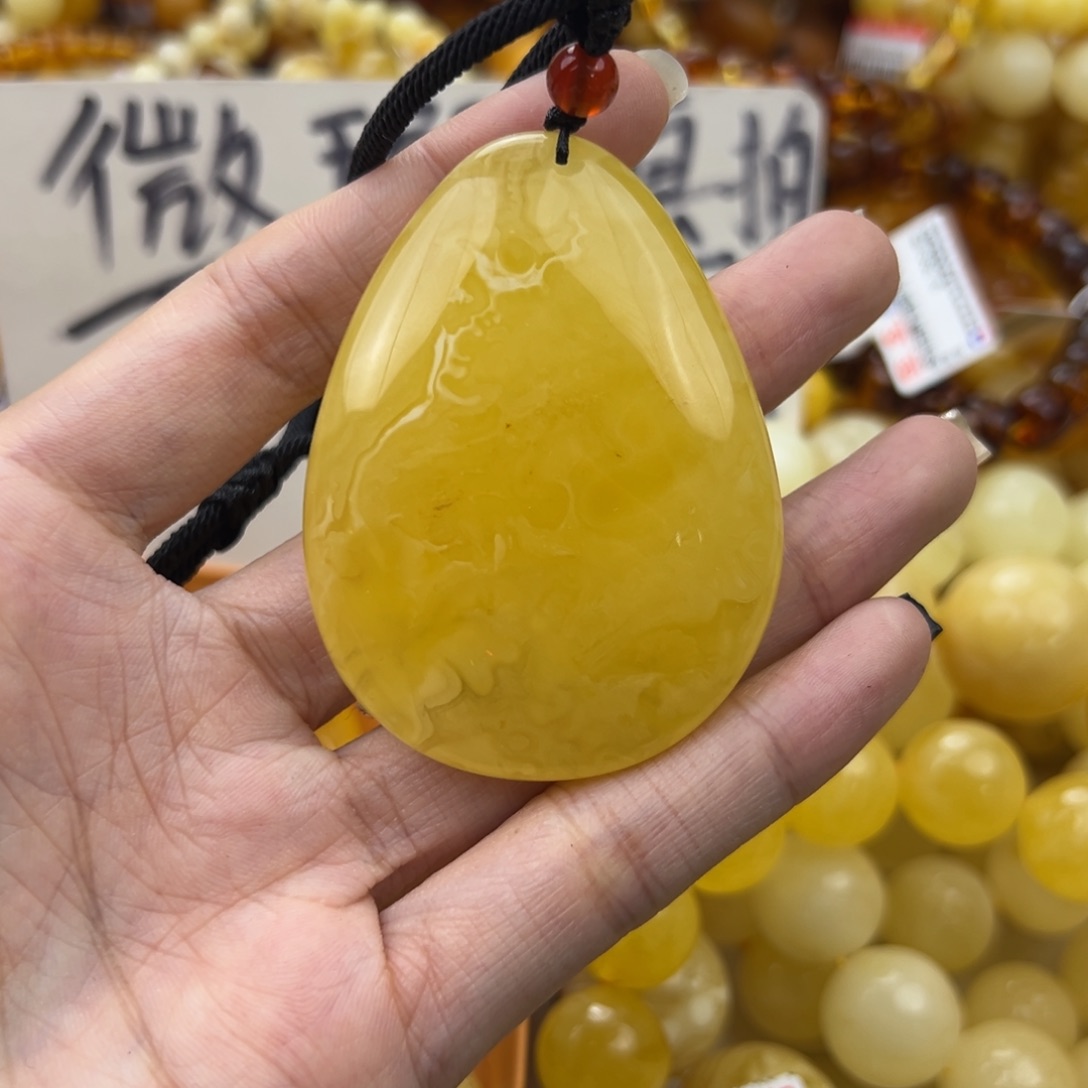 琥珀珠宝奇石未镶嵌