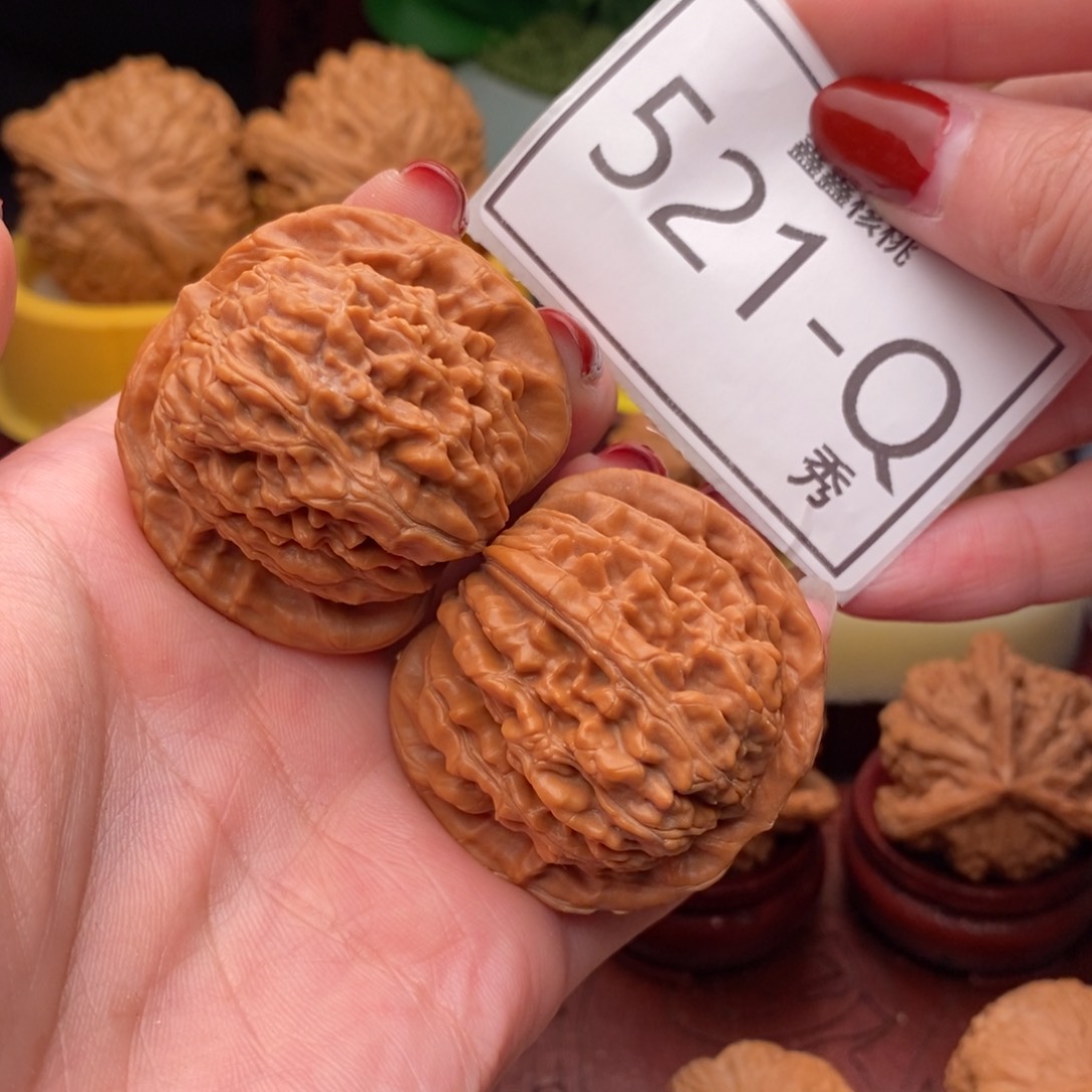 文玩核桃把件郑****哥汉高楼43