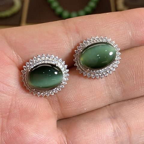 【闪购商品】银S925镶嵌和田玉（碧玉）耳钉