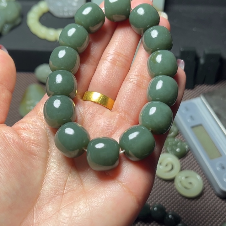 a***吉和田玉（糖玉）未镶嵌挂件