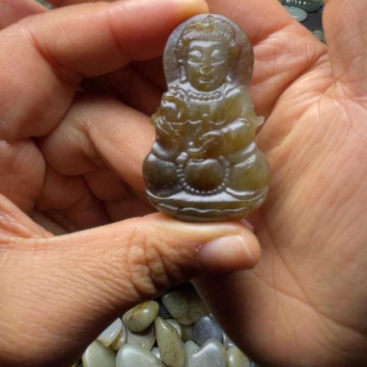 和田玉未镶嵌珠宝半成品