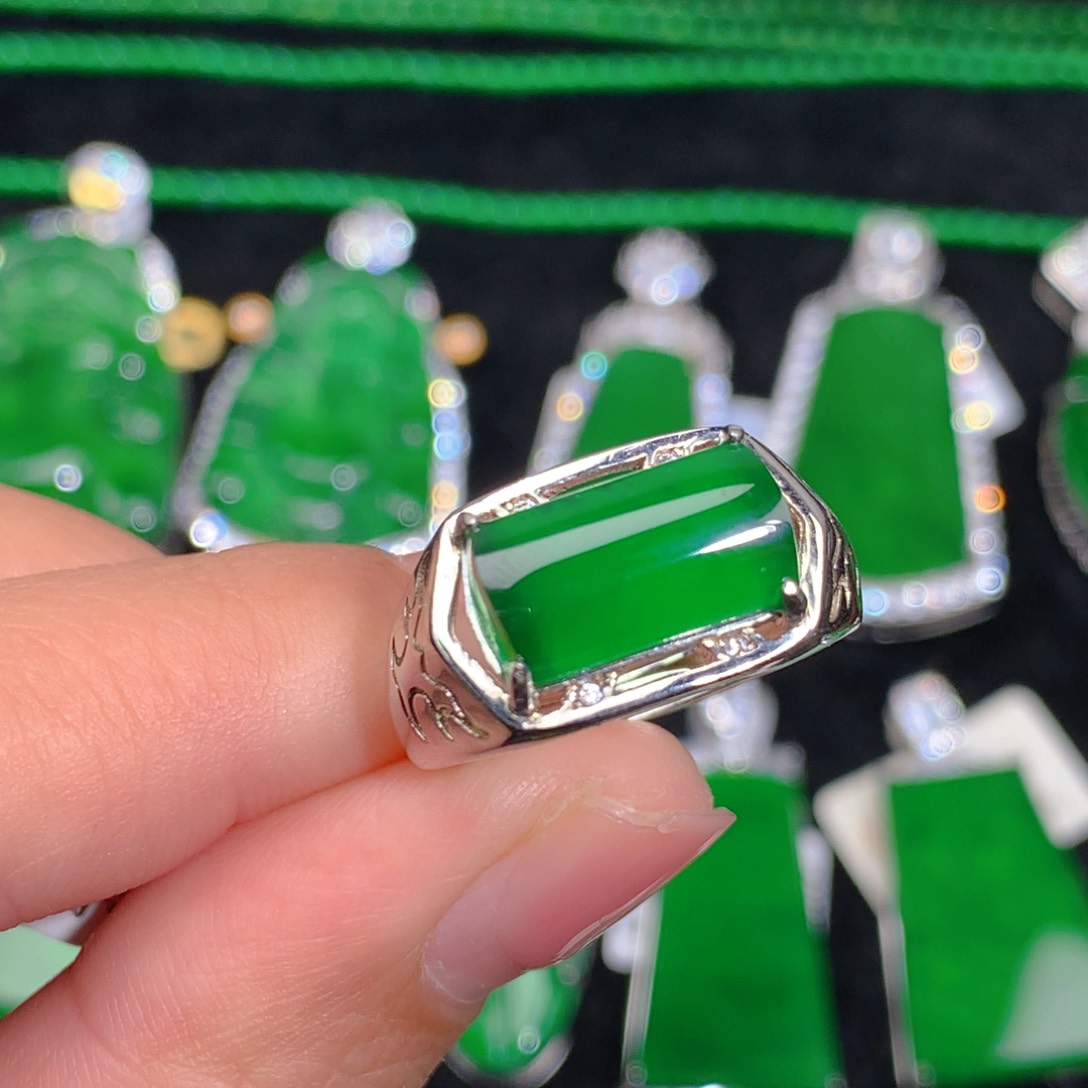 翡翠戒指银S925镶嵌翡翠
