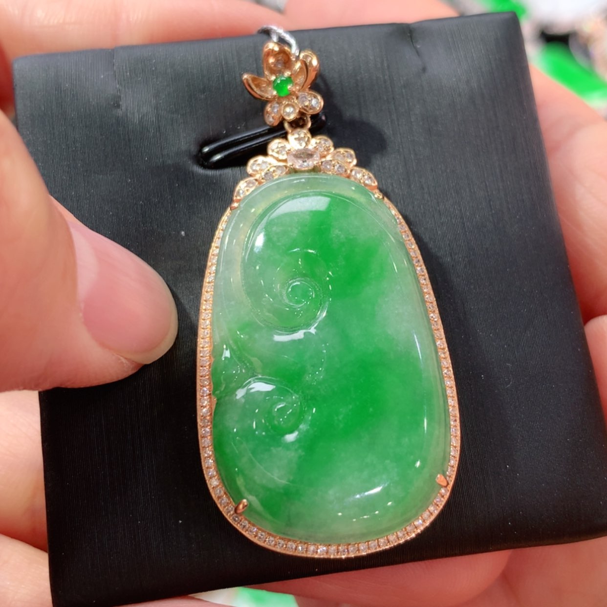 【闪购商品】翡翠颈饰18K金镶嵌天然翡翠