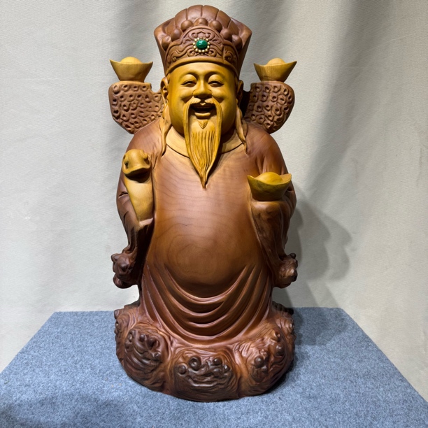 财神爷招财进吧香樟木