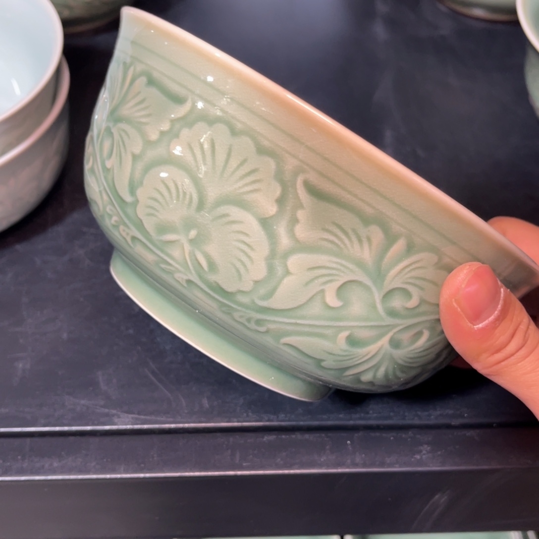 微瑕7英寸宫廷牡丹碗1只