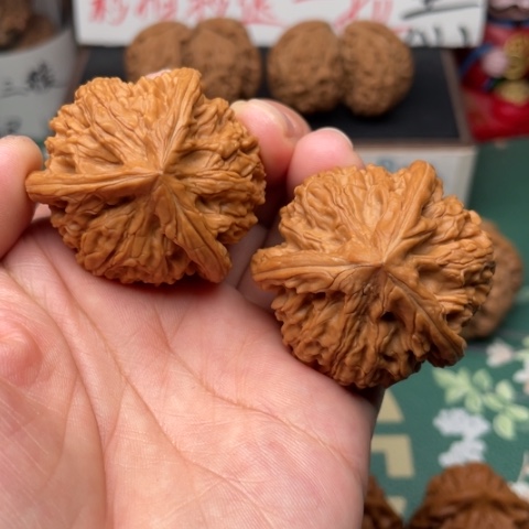 【闪购商品】文玩核桃吊坠41全品三棱玉龙粗筋