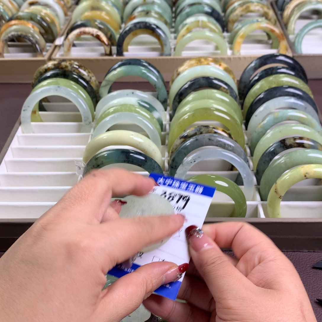 蛇纹石玉颈饰未镶嵌3879