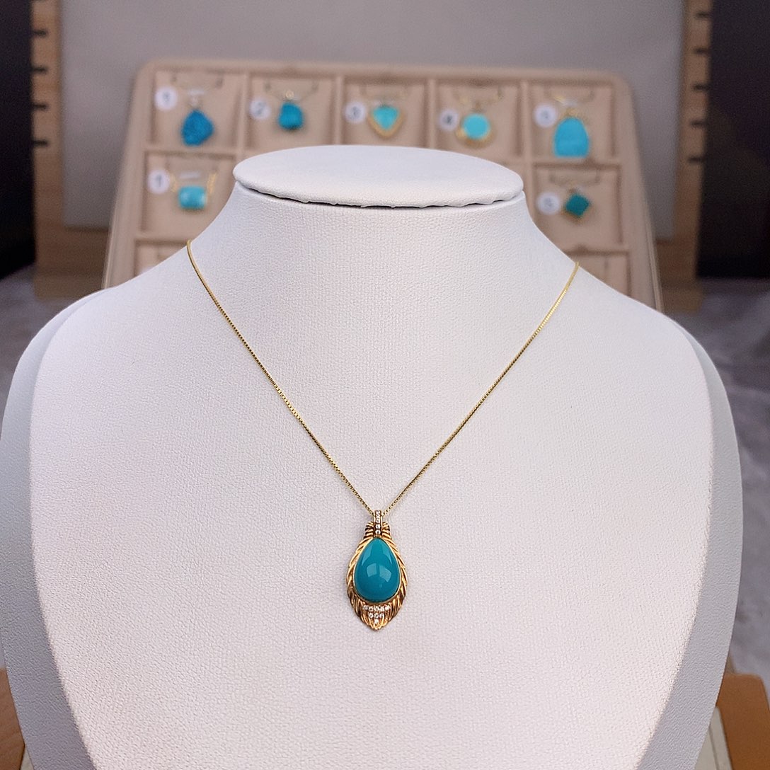 绿松石颈饰18K金镶嵌