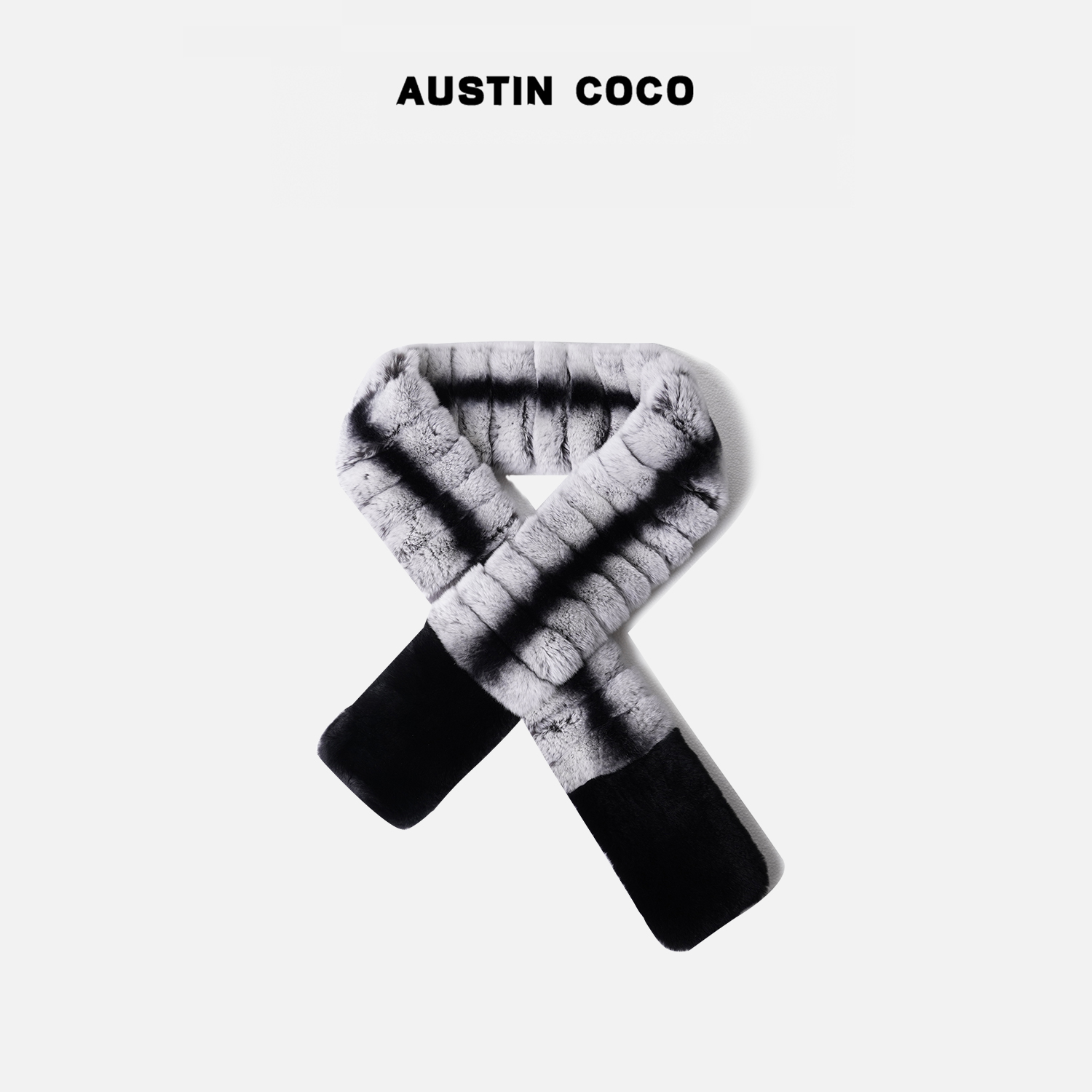 AUSTIN COCO女秋冬季保暖时尚黑白色高级感獭兔毛皮草围巾W25821