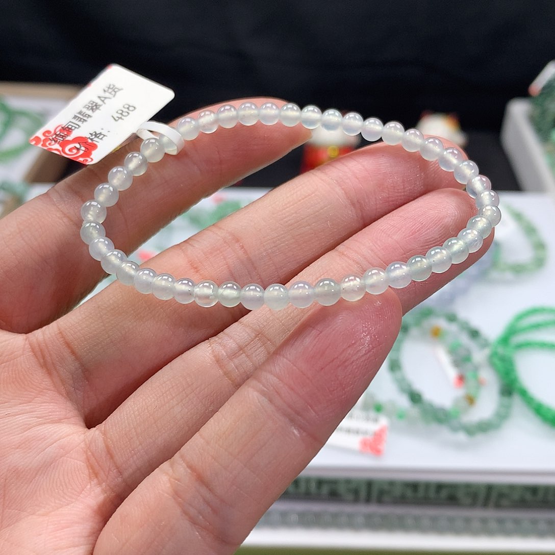 翡翠手链未镶嵌翡翠