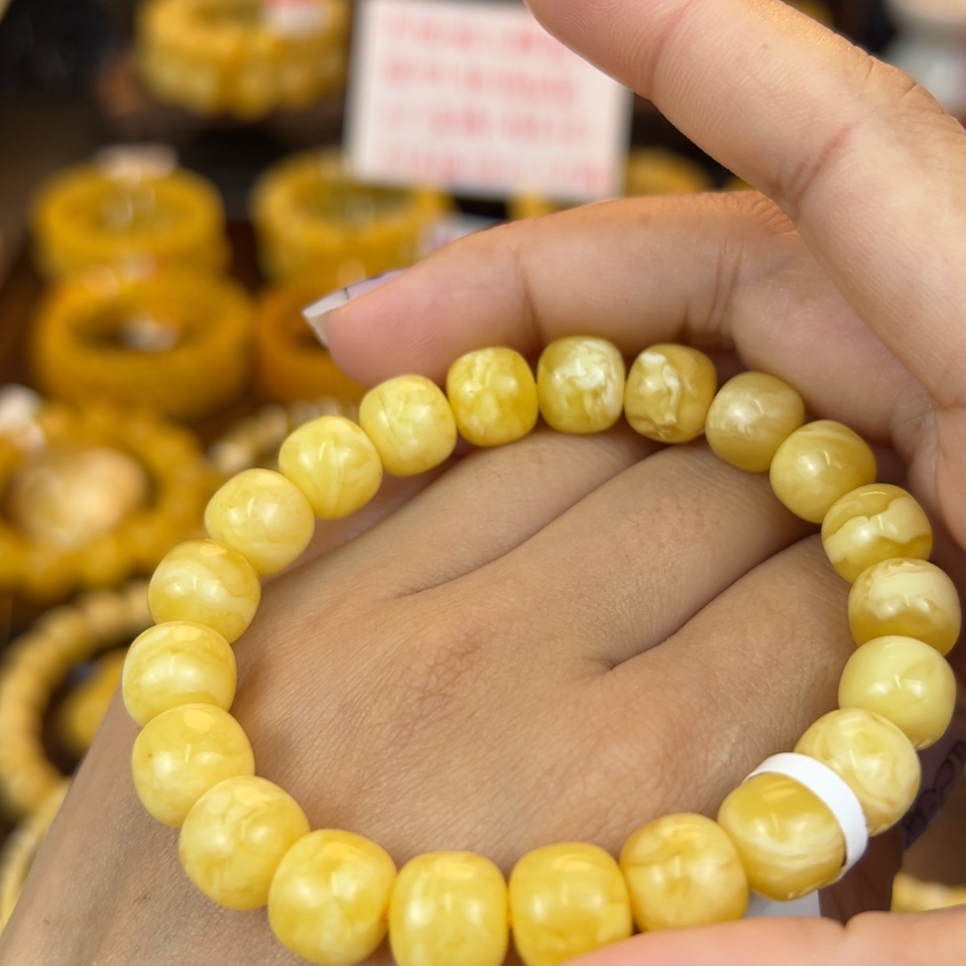 琥珀裸石未镶嵌jjjjjjjjjk