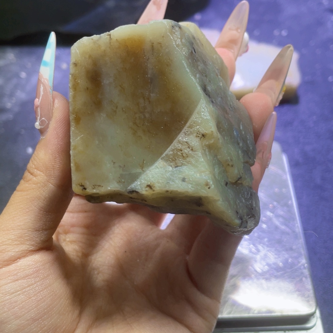 未镶嵌和田玉（糖玉）珠宝半成品