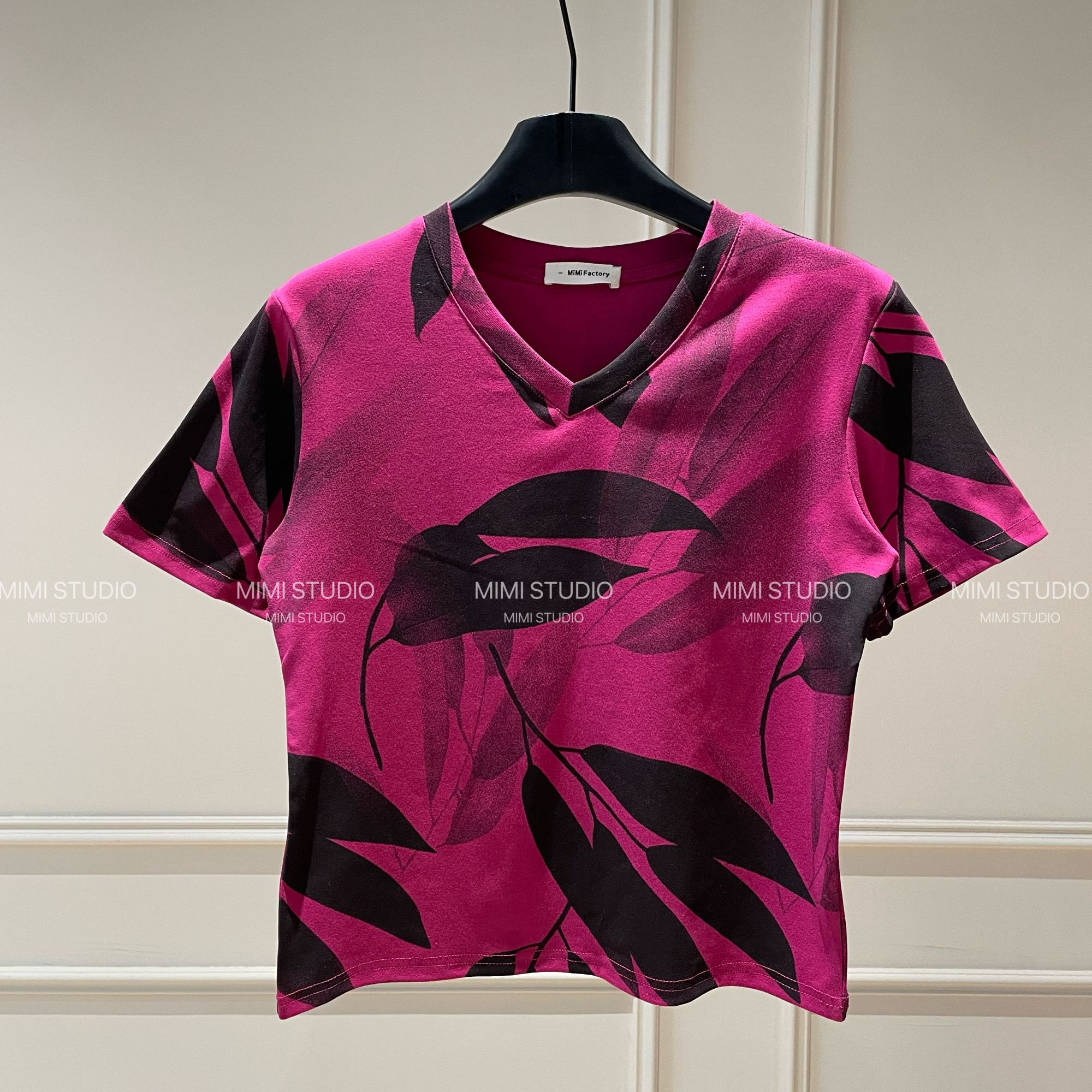 2025新款 欧货满印V领短袖T恤女修身打底内搭显瘦百搭上衣#1429