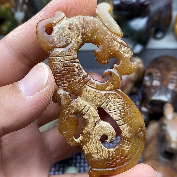 未镶嵌蛇纹石玉颈饰