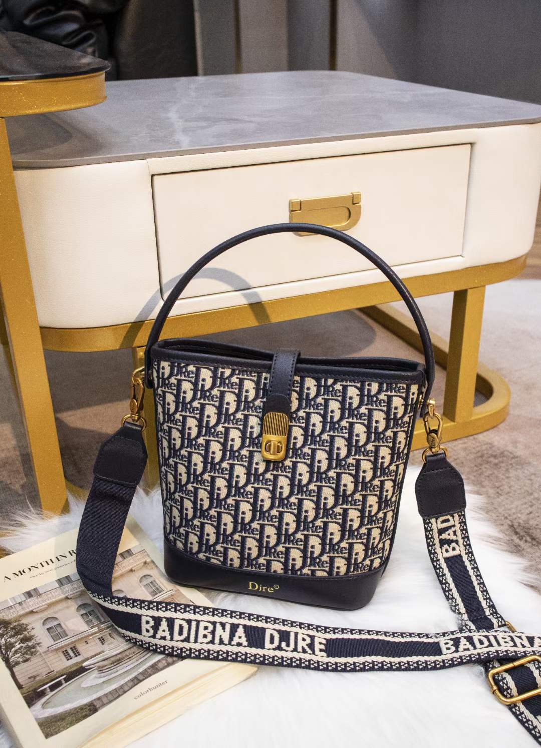 8011刺绣单肩【尺寸17.5*10*20】斜挎包百搭