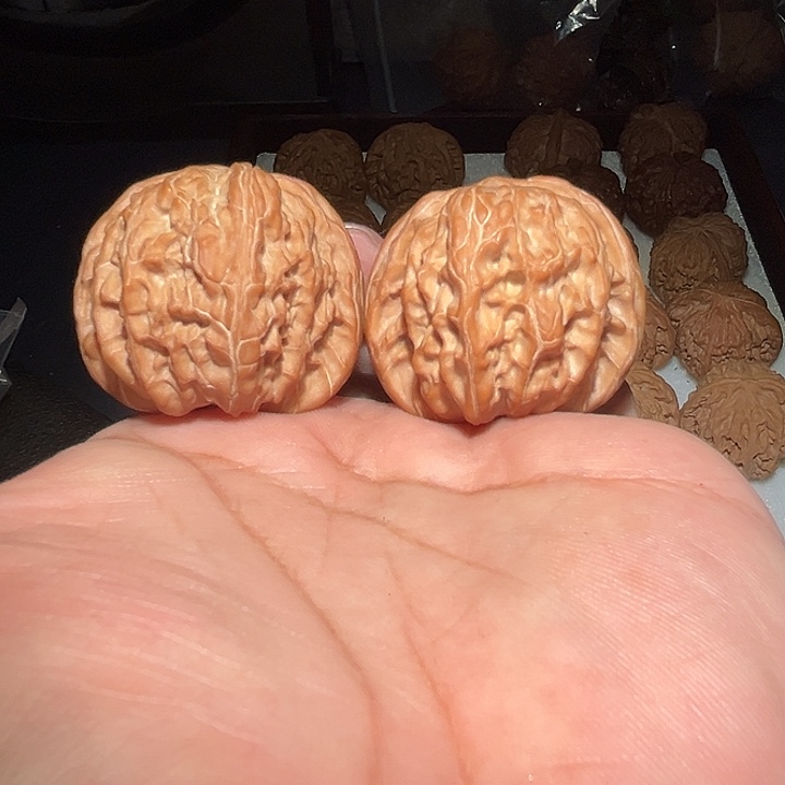 用***1木41磨盘狮子头。  