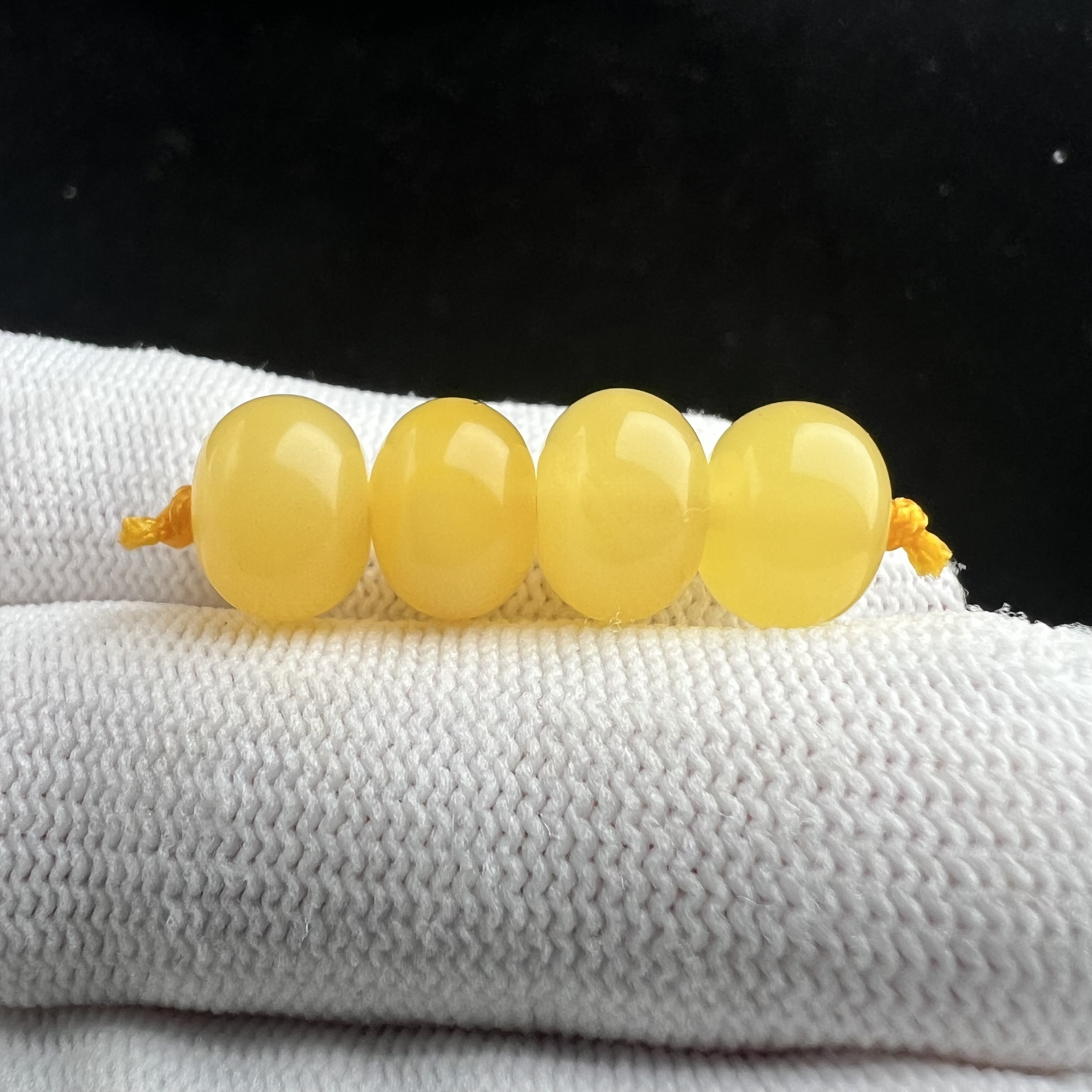 B3139天然原矿蜜蜡 瑕疵特价款 9.8mm支持复检假一罚四