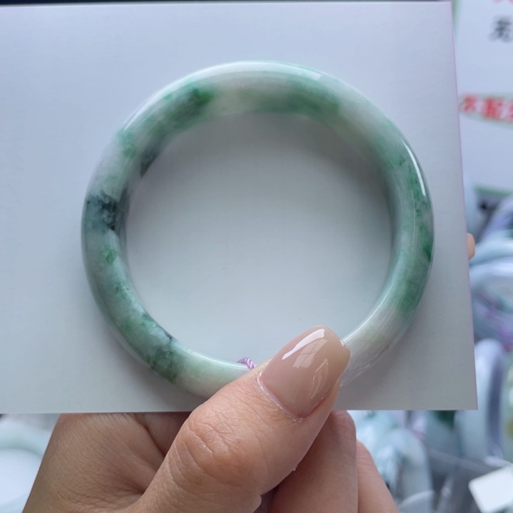 ****L翡翠未镶嵌手镯54