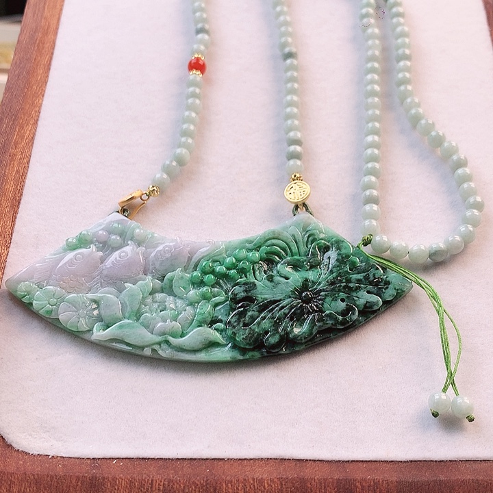 翡翠颈饰未镶嵌吊坠