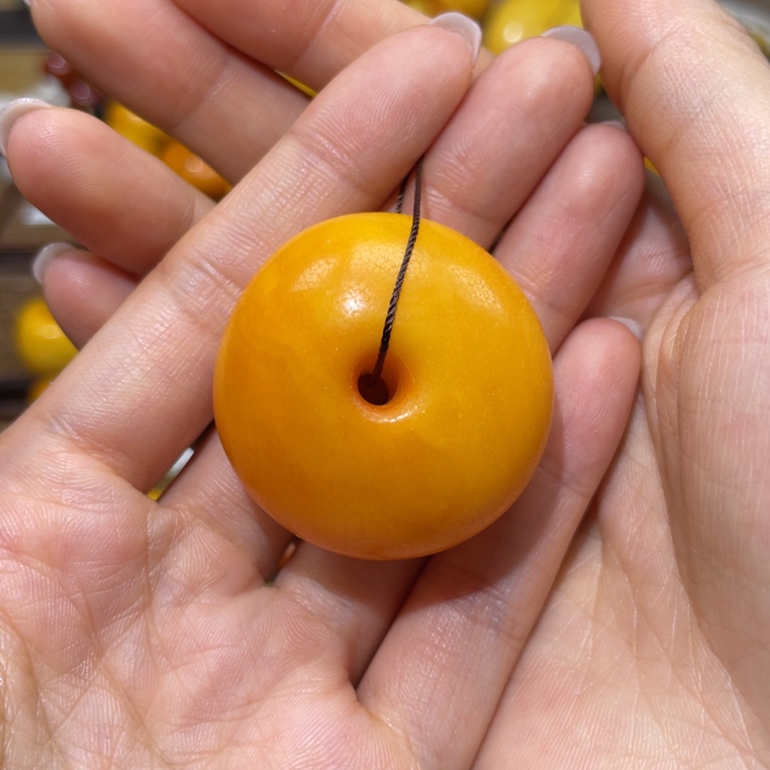 【闪购商品】琥珀裸石未镶嵌扣子