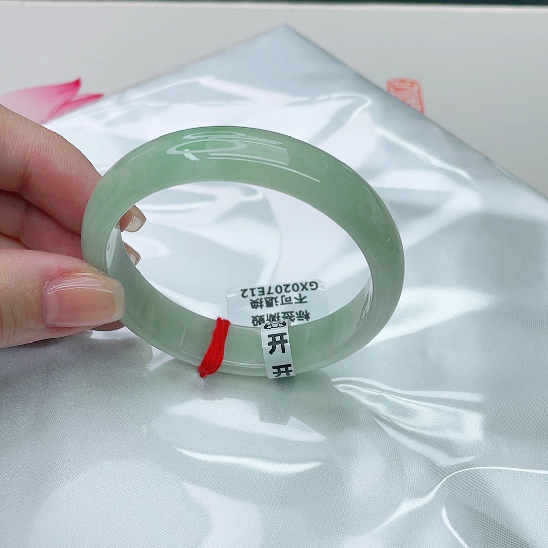 翡翠手镯未镶嵌正53.8