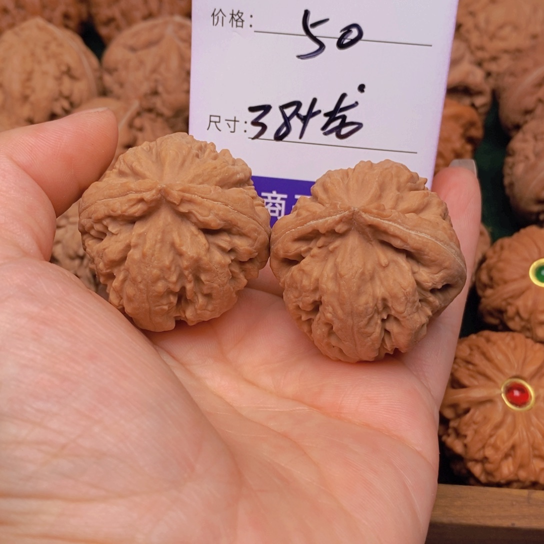 大***哥文玩核桃霸王龙核桃