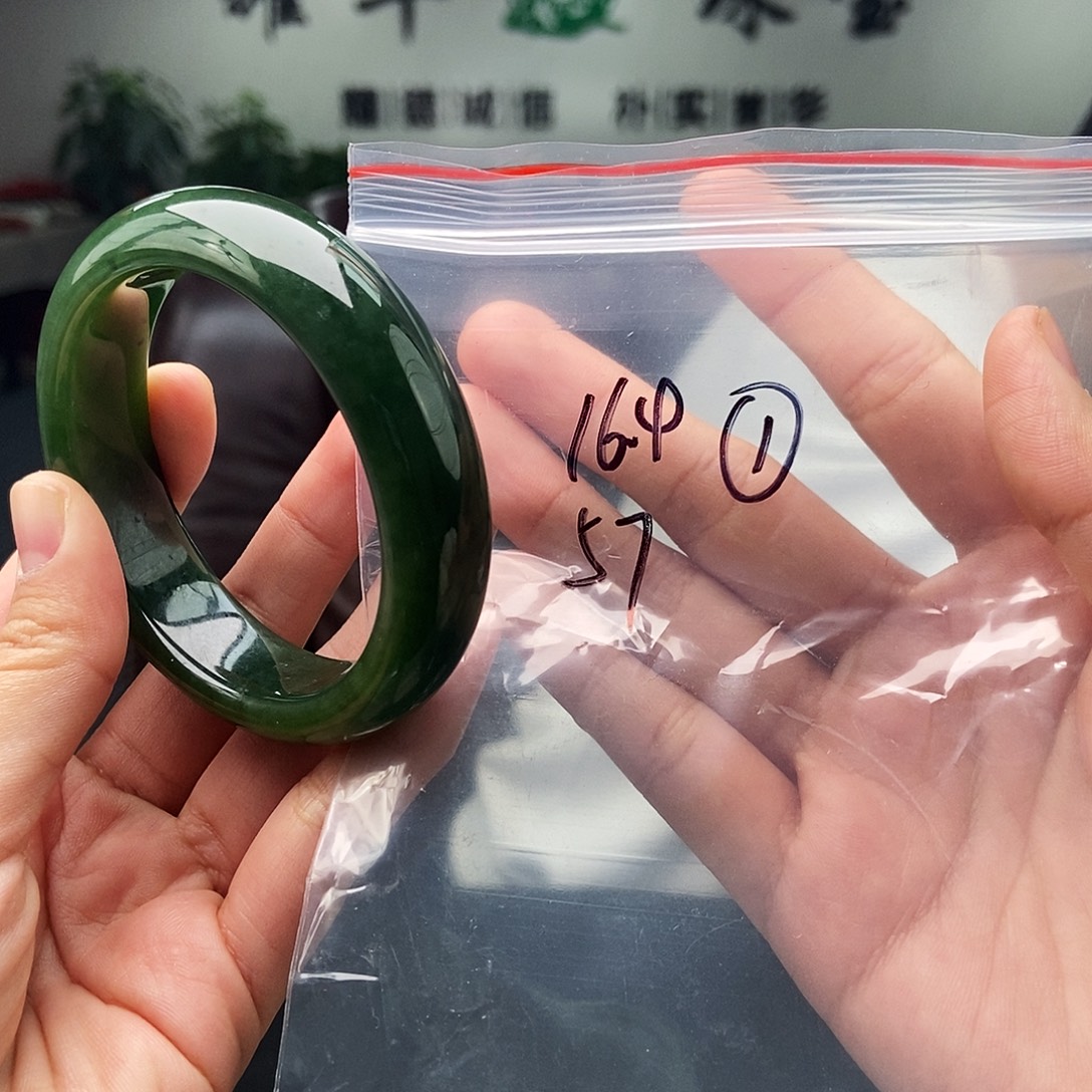 和田玉未镶嵌手镯颜色多样性发拍一发一