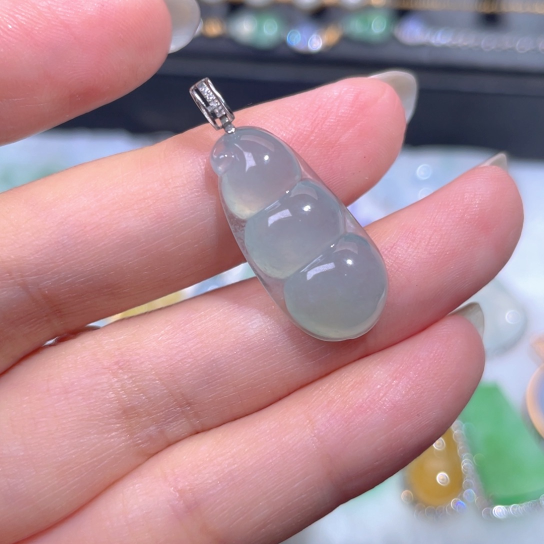 颈饰18K金镶嵌翡翠翡翠