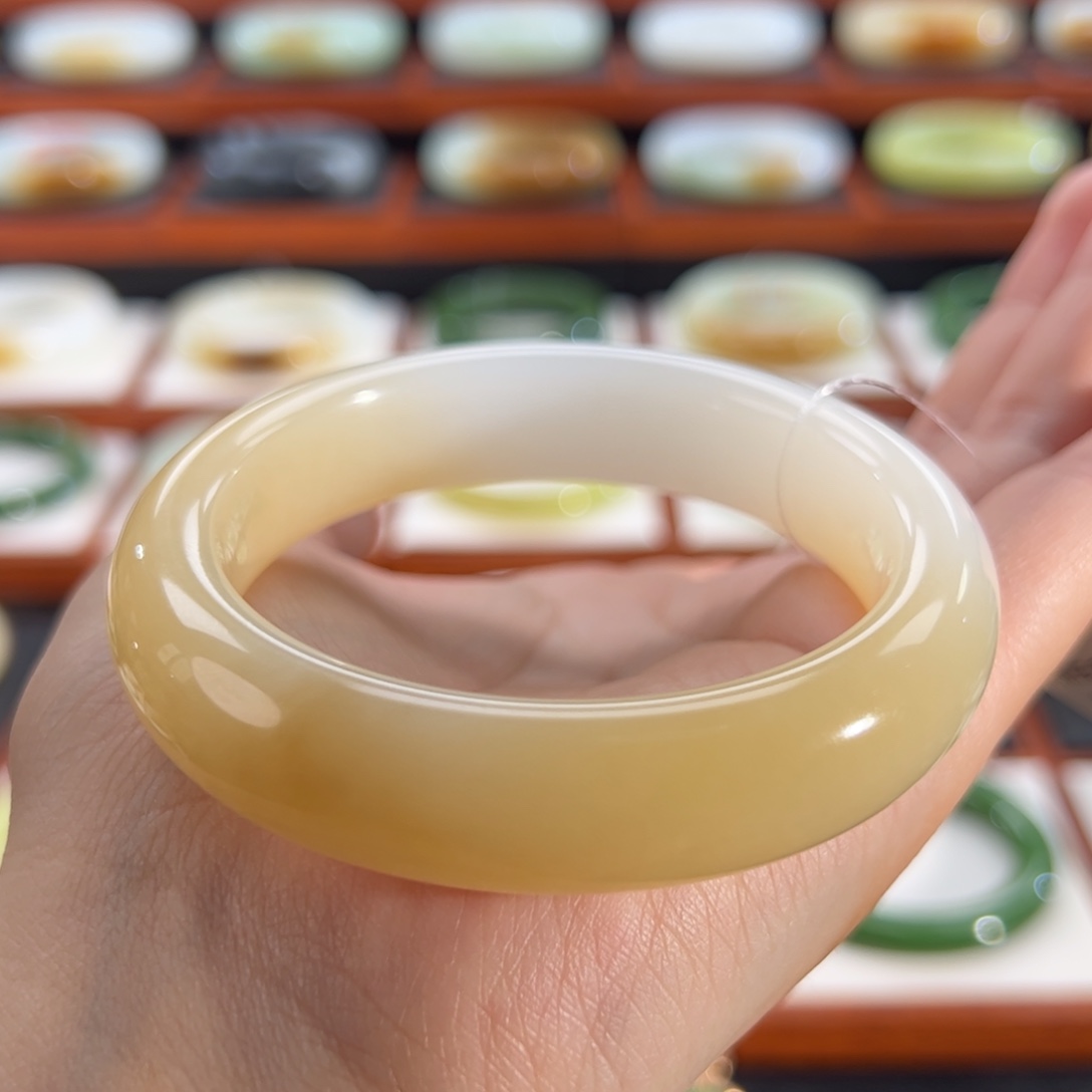 和田玉（糖玉）手镯未镶嵌