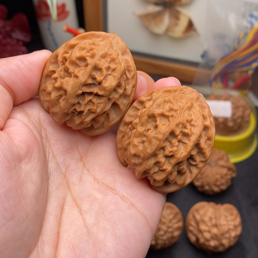 文玩核桃把件36磐石