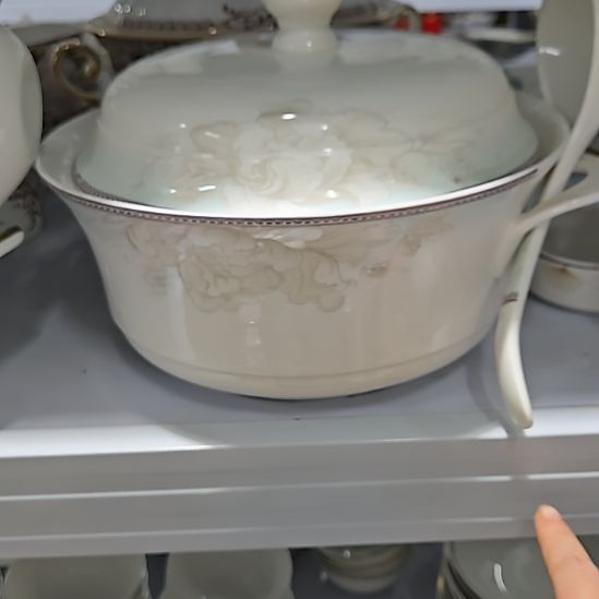 瓷片微瑕汤锅一个汤勺一个6666