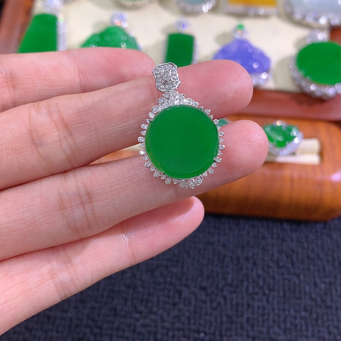 【闪购商品】翡翠18K金镶嵌吊坠(不含链)圆牌