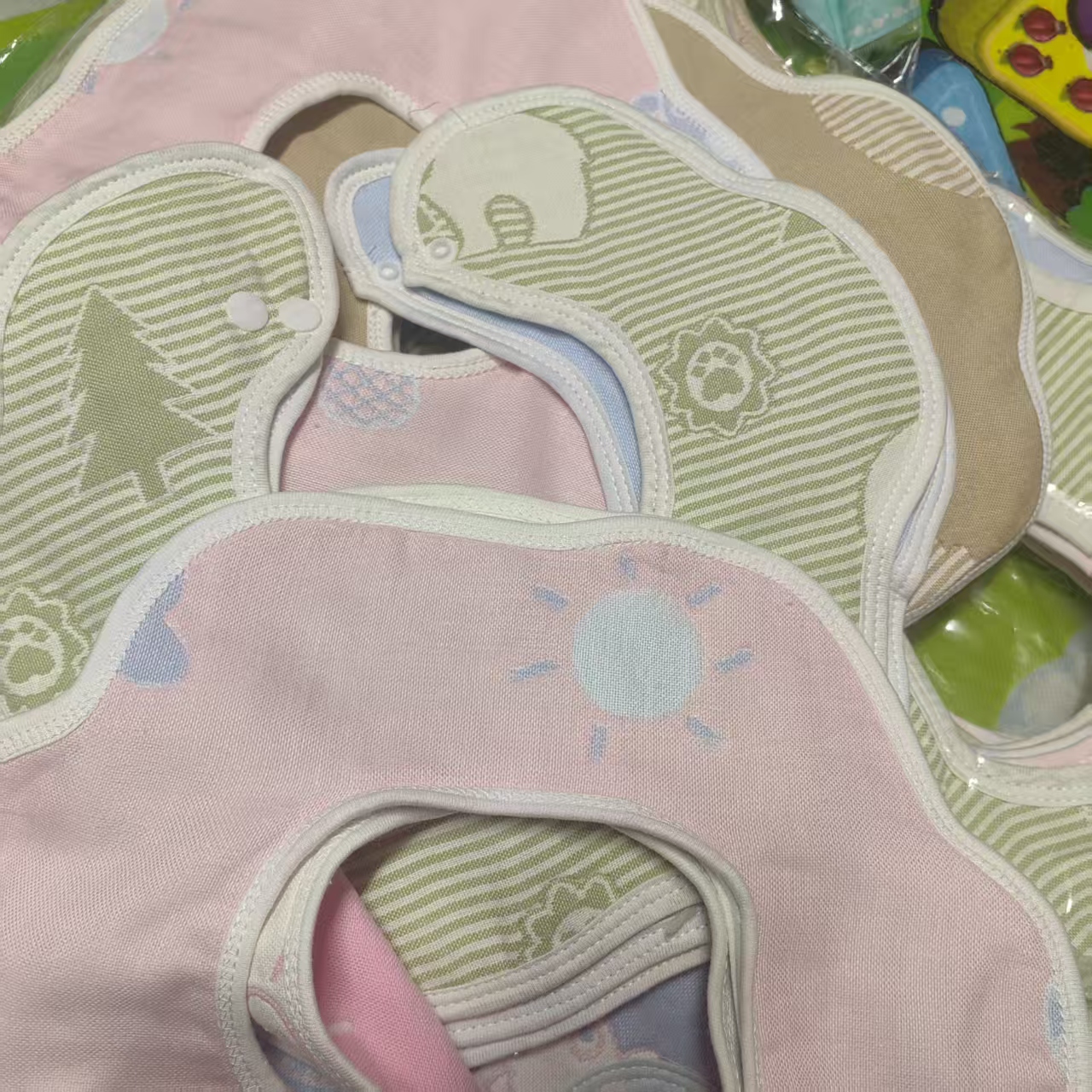 六层纱布围嘴婴幼儿可用透气亲肤